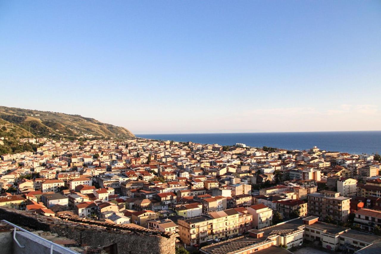 Dimora Cavour Bed & Breakfast Амантеа Екстериор снимка