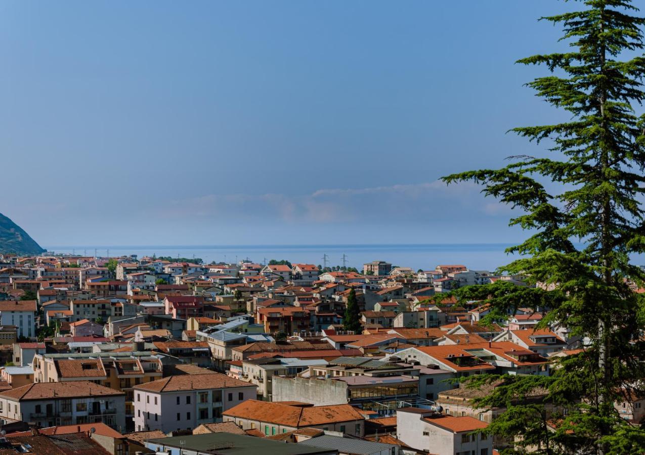 Dimora Cavour Bed & Breakfast Амантеа Екстериор снимка