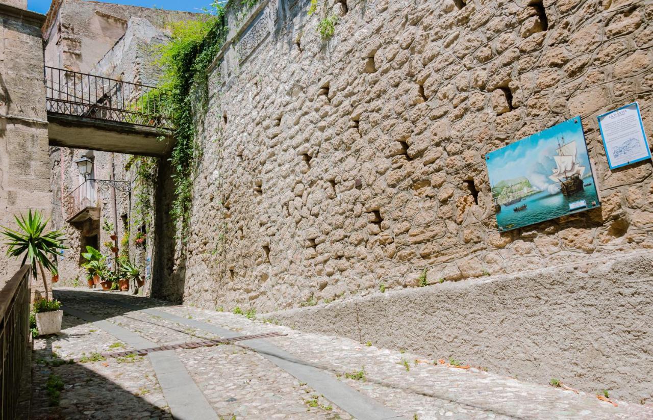 Dimora Cavour Bed & Breakfast Амантеа Екстериор снимка
