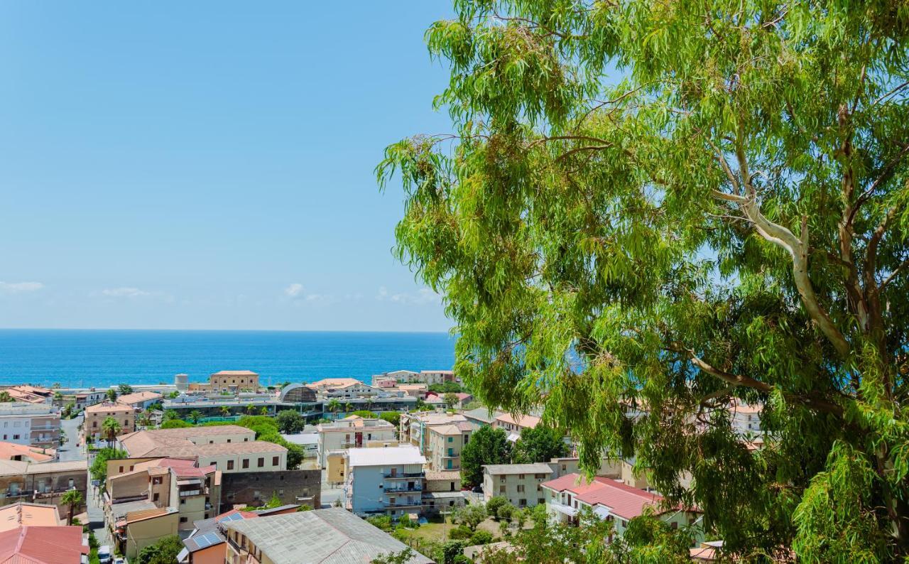 Dimora Cavour Bed & Breakfast Амантеа Екстериор снимка